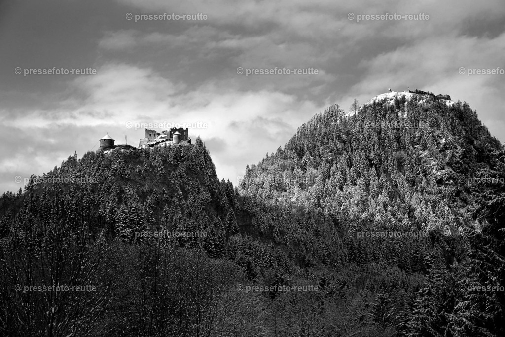 Reutte-Ehrnberg-DSC07611-SW | Info aus dem Bezirk Reutte/Ausserfern Tirol sowie eine umfangreiche Bilddatenbank über die gesamte Region: Lechtal, Talkessel Reutte, Tannheimertal, Zwischentoren. Lech, Plansee, Zugspitze, Grenztunnel, B179, Fernpassstraße, Verkehr, Lawinen, Tradition, - Realisiert mit Pictrs.com