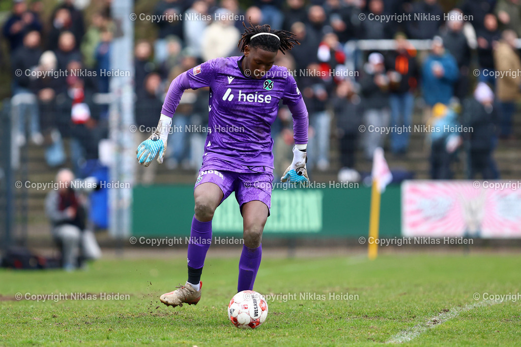 NH_Altona93_Hannover96U23_RegionalligaNord_28032026 | #12 Abdoulaye Gueye (Hannover 96 U23)Fußball I Herren I Regionalliga Nord I Saison 2025-2026 I 28. Spieltag I Altona 93 - Hannover 96 U23 I 26.03.2026 I Adolf-Jäger-Kampfbahn