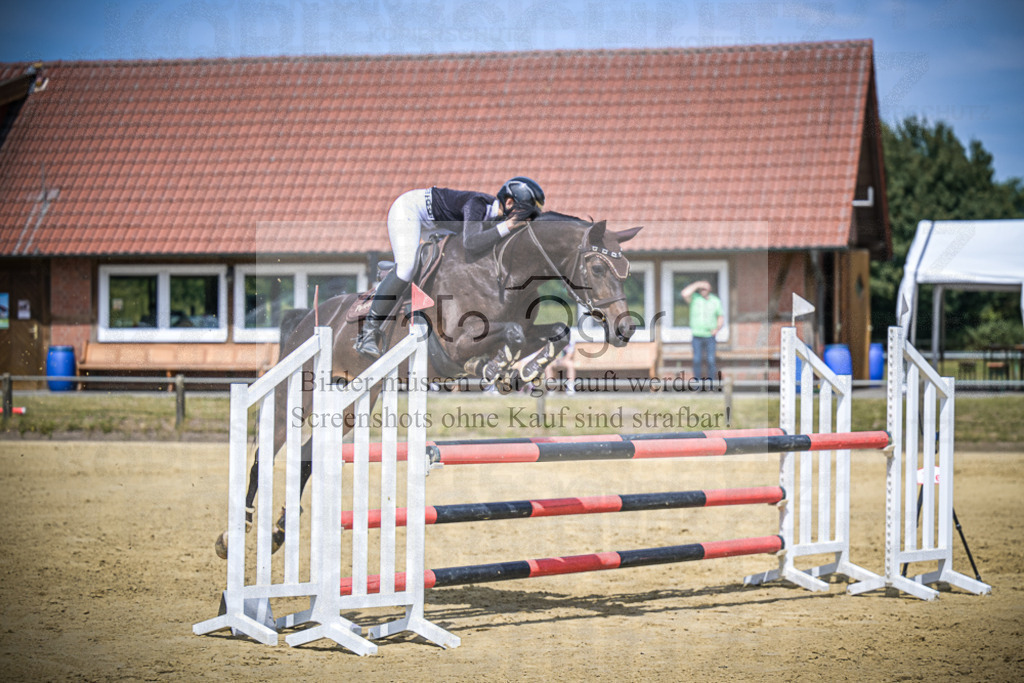 DOS_9837 | Entdecke hochwertige Reitturnierfotos von Foto Oger. Professionell, emotional und authentisch – jetzt Lieblingsmomente im Shop bestellen.Deutschlandweite Turnierfotografie. - Realisiert mit Pictrs.com