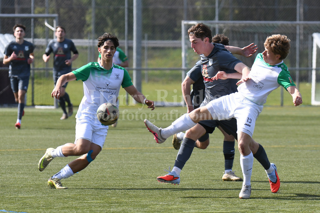 SpVgg GW Deggendorf : SV Hofkirchen | Andras Mityko (SpVgg GW Deggendorf #3) und Luca Frank (SpVgg GW Deggendorf #13) eigene U19 - Realisiert mit Pictrs.com