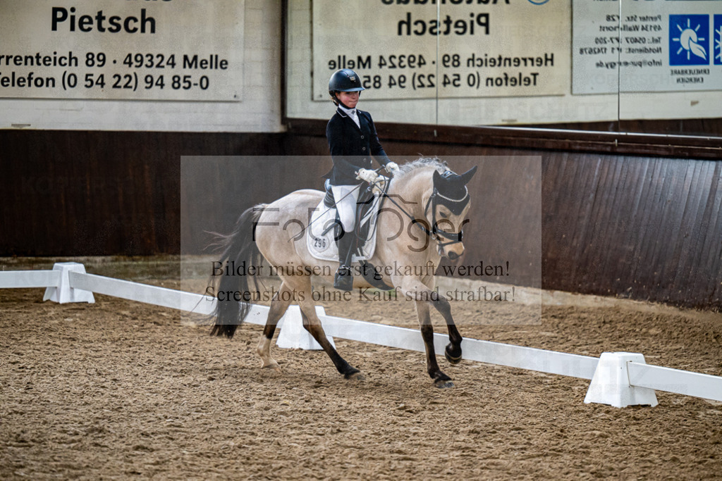20240310-DOS_1014 | Entdecke hochwertige Reitturnierfotos von Foto Oger. Professionell, emotional und authentisch – jetzt Lieblingsmomente im Shop bestellen.Deutschlandweite Turnierfotografie. - Realisiert mit Pictrs.com