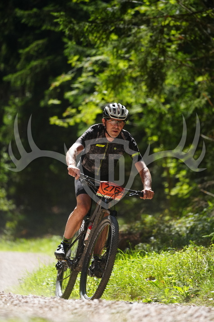 FC102150 | Fotogalerie der Treibjagd im Dunkelwald - Dein MTB Etappenrennen im Erzgebirge - Realisiert mit Pictrs.com