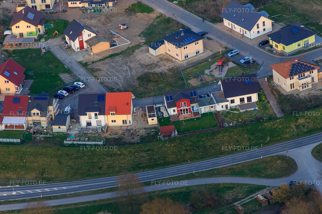 Luftbild: Falkenweg Forstlandallee in Jockgrim im Bundesland Rheinland-Pfalz in Deutschland. Foto: IMG_63350.jpg vom 28.03.2014 durch Werner Riehm/FLY-FOTO.de