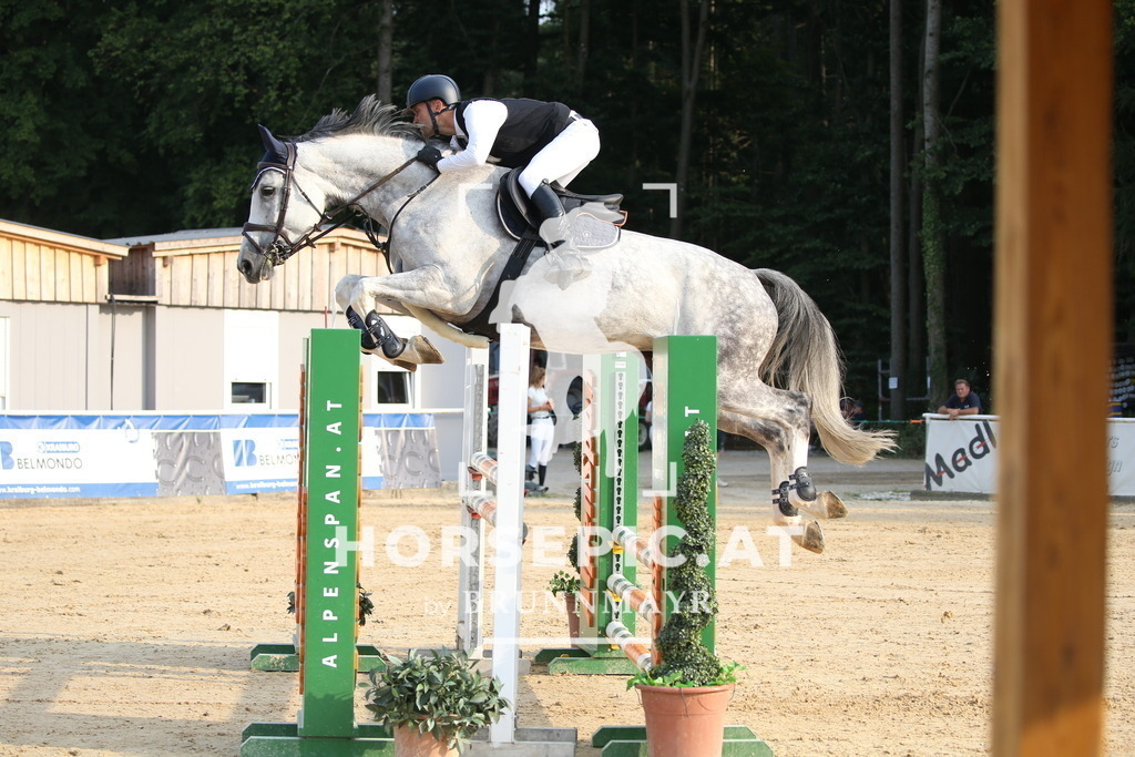 DL2Q5570 | Willkommen bei Brunnmayr - Design & Fotografie – Ihrem Spezialisten für Reitturniere und Pferdeveranstaltungen in Oberösterreich, Salzburg und Bayern! Seit über 17 Jahren sind wir leidenschaftlich dabei.