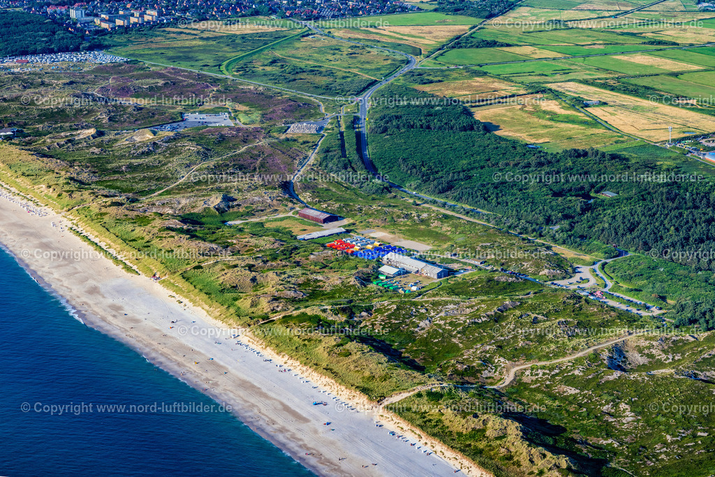 Sylt_Westerland_DJH_Jugendherberge_Westerland_Dikjen_Deel_ELS_0918130825 | SYLT 13.08.2025 Gebäude der Jugendherberge " Westerland DJH Jugendherberge Dikjen Deel " an der Straße Dikjen-Deel in Sylt an der Nordsee im Bundesland Schleswig-Holstein, Deutschland. // Building the hostel " Westerland DJH Jugendherberge Dikjen Deel " on street Dikjen-Deel in Sylt at the North Sea in the state Schleswig-Holstein, Germany. Foto: Martin Elsen