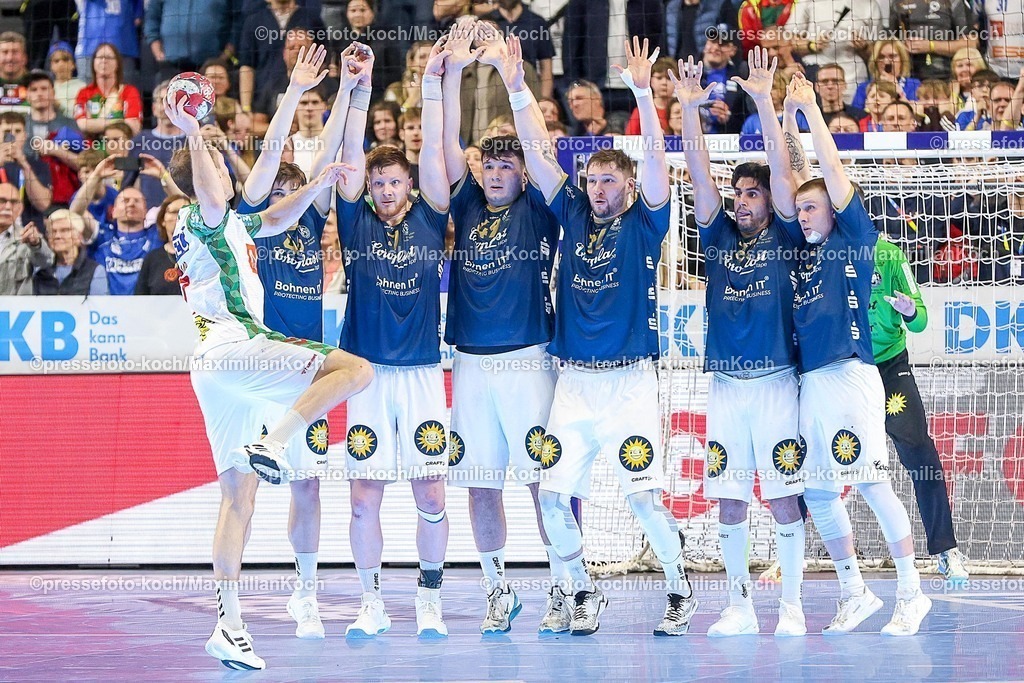 xSSCx18042602059 | 18.04.2026, xsscx, Handball, DHB-Pokal Lidl Final4, Halbfinale, Bergischer HC - SC Magdeburg, Saison 2025 / 2026 Herren, Lanxess Arena, Köln: Felix Claar (SC Magdeburg #07) beim Wurf Photo: xSandraxScherningxPressefotoKochx
