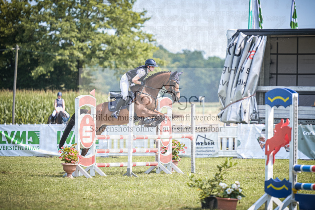 DOS_4290 | Entdecke hochwertige Reitturnierfotos von Foto Oger. Professionell, emotional und authentisch – jetzt Lieblingsmomente im Shop bestellen.Deutschlandweite Turnierfotografie. - Realisiert mit Pictrs.com