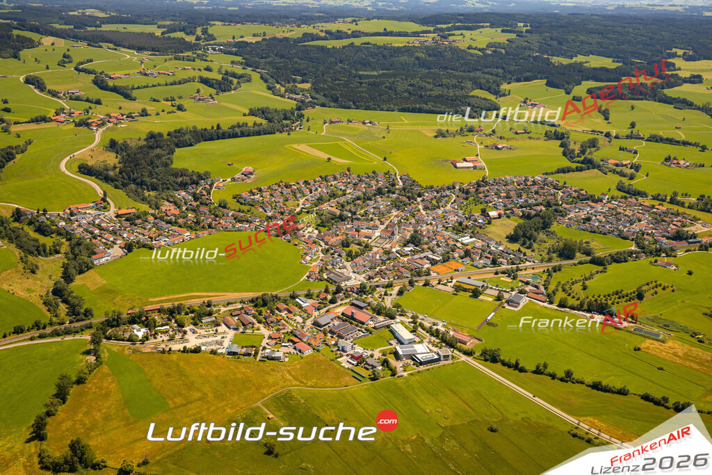 Das Luftbild zeigt :  Wildpoldsried - Die Luftaufnahme wurde 2024 vom UL-Flugzeug aus erstellt ( keine Drohne ) - Hochauflösende Luftaufnahme - Für grossformatige Ausdrucke geeignet. Die Geschenkidee !Mit Lizenz und Bildrechte bestellbar