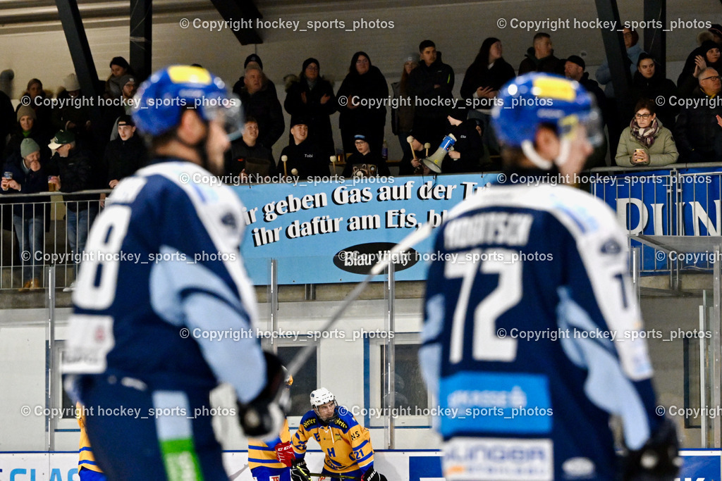 ESC SOCCERZONE STEINDORF vs. 1. EHC ALTHOFEN | ESC Steindorf Fans, ESC SOCCERZONE STEINDORF vs. 1. EHC ALTHOFEN, ESC SOCCERZONE STEINDORF vs. 1. EHC ALTHOFEN am 28.02.2025 in Steindorf (Ossiachersee Halle), Austria, (Photo by Bernd Stefan)