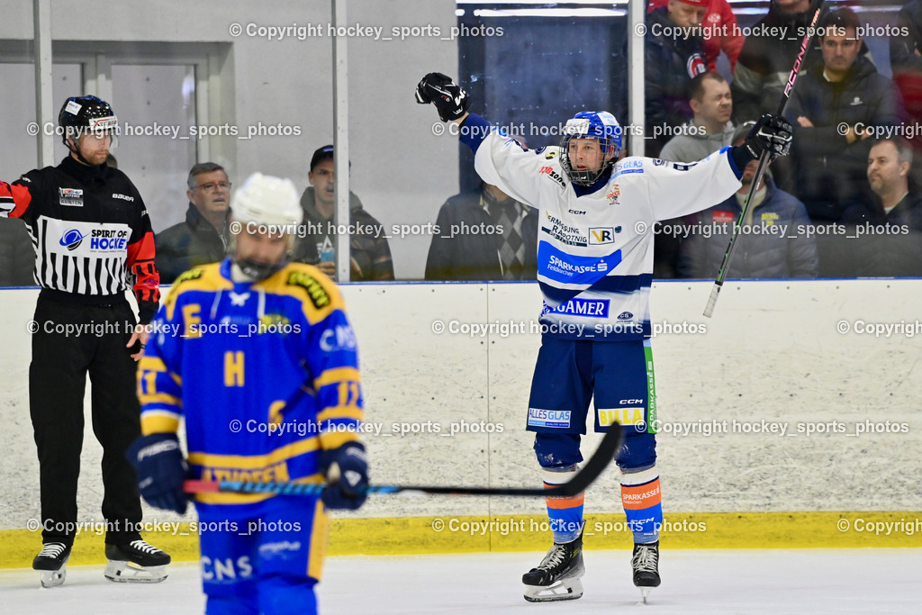 1. EHC Althofen vs. ESC Sparkasse Steindorf  | Jubel #81 Cimzar Tadej ESC Steindorf, OREL Stephan Referee, 1. EHC Althofen vs. ESC Sparkasse Steindorf , 1. EHC Althofen vs. ESC Sparkasse Steindorf  am 08.03.2026 in Althofen (Stadthalle Althofen), Austria, (Photo by Bernd Stefan)