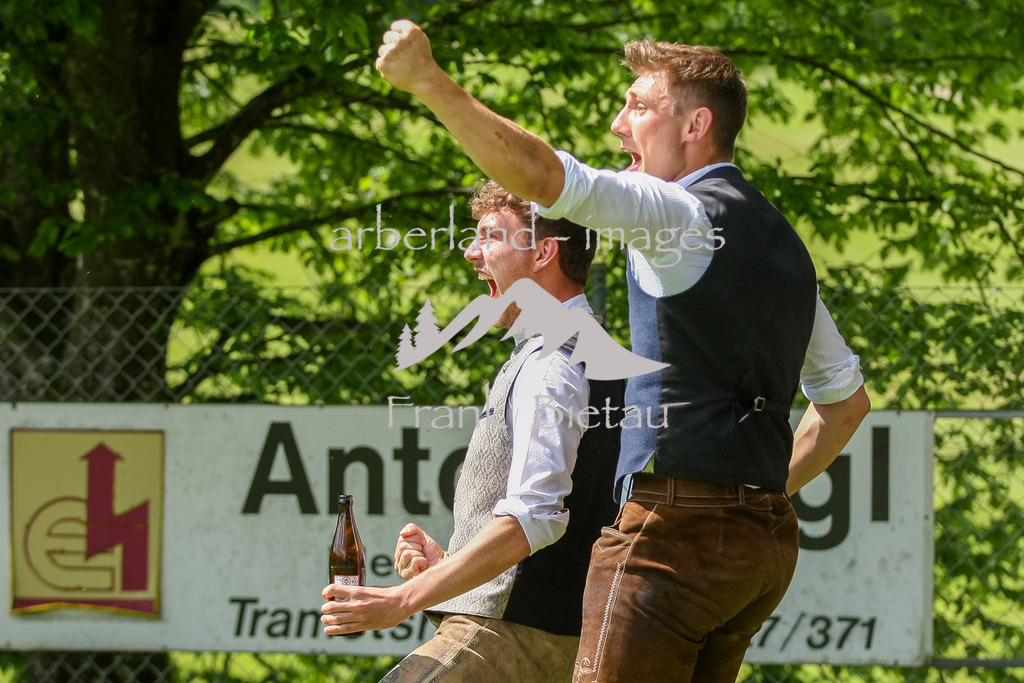 993T8630 | Medien- Sport- Entertainmentfotos