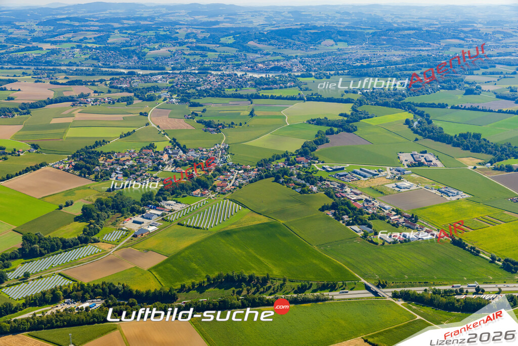 Geschenkidee Sulzbach am Inn bei Ruhstorf an der Rott -Die Luftbildaufnahme wurde 2025 vom UL-Flugzeug heraus erstellt ( keine Drohne ) - Hochauflösende Luftaufnahme -Nicht vergleichbar mit Google Maps oder Satelittenbilder- Die Geschenkidee !Mit Lizenz und Bildrechte bestellbar