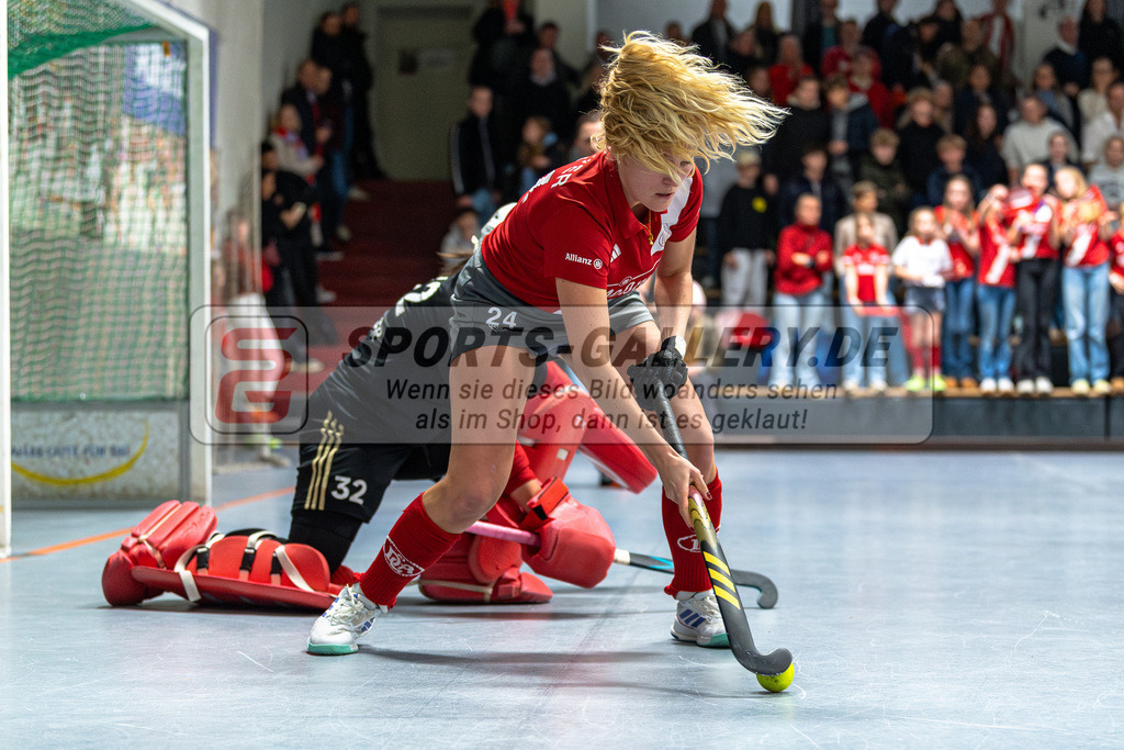 SM_2024-12-20-D85_-591 | 1.Bundesliga Hallenhockey  (W) DCADA - HTHC / 6:5 (3:3)