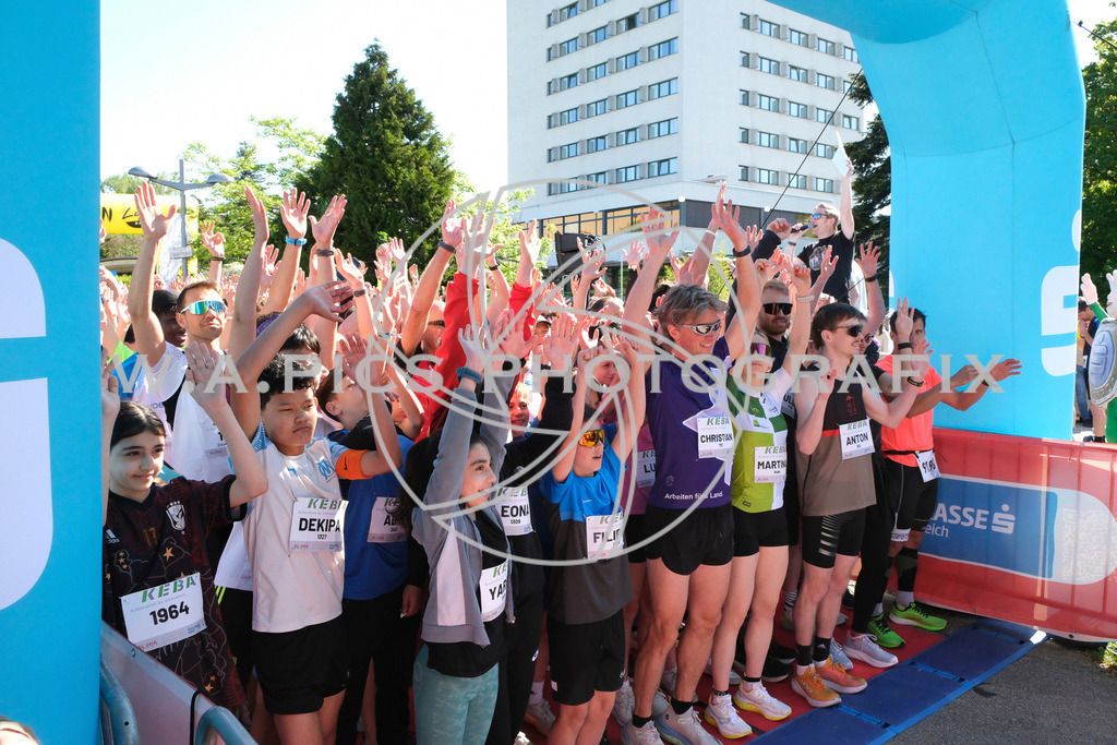 ..... | LINZ,AUSTRIA,27.April 25, Int. 3 Brückenlauf Linz  , Image shows: Photo: WAPICS / Michael Ring