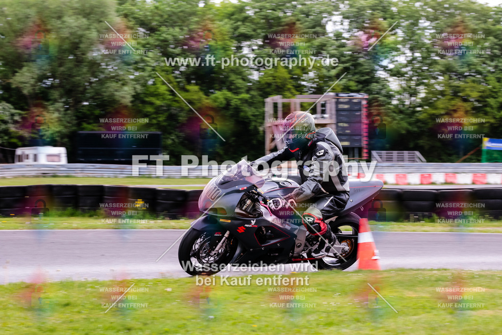 MotoTeamVBK-20118 | Hier findet Ihr Bilder von Touristenfahrten auf der Nürburgring Nordschleife oder von anderen Veranstaltungen die ich besucht habe. Viel Spass beim Durch Schauen 