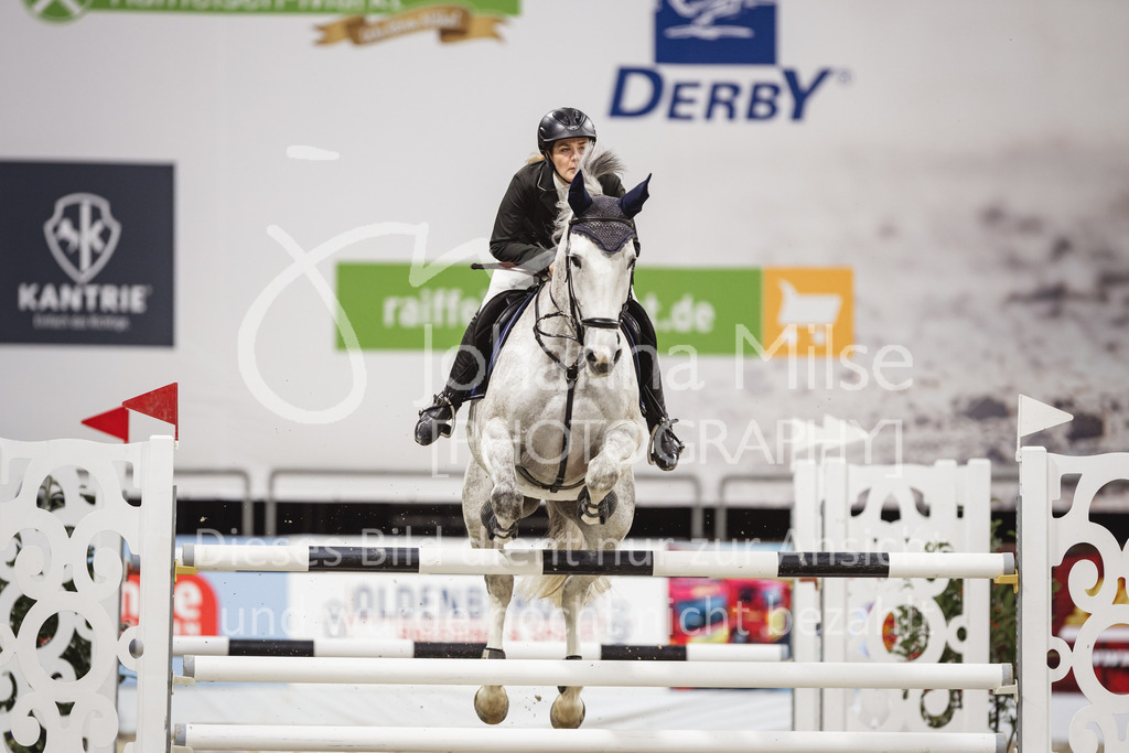 231028_Oldenburg_S1-Spr_Amateure-163 | Deine schönsten Turniermomente als professionelle Fotos! Entdecke hochwertige Pferdesport-Fotografie im Online-Shop. Jetzt Fotos finden & bestellen!