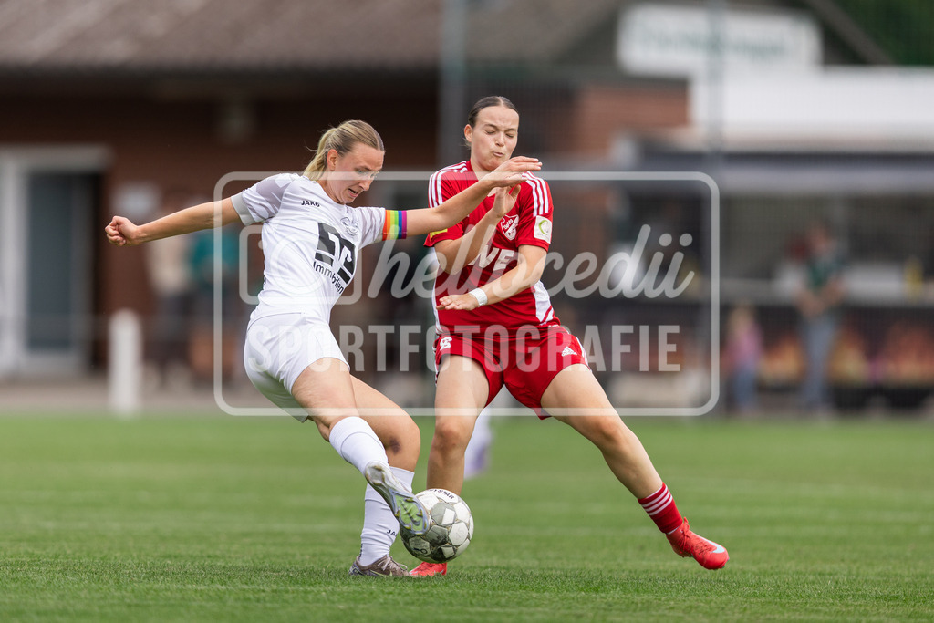 Fußball I Frauen I Testspiel I SpVg Aurich - DJK Arminia Ibbenbüren I 15347 | realhellocedii - Realisiert mit Pictrs.com