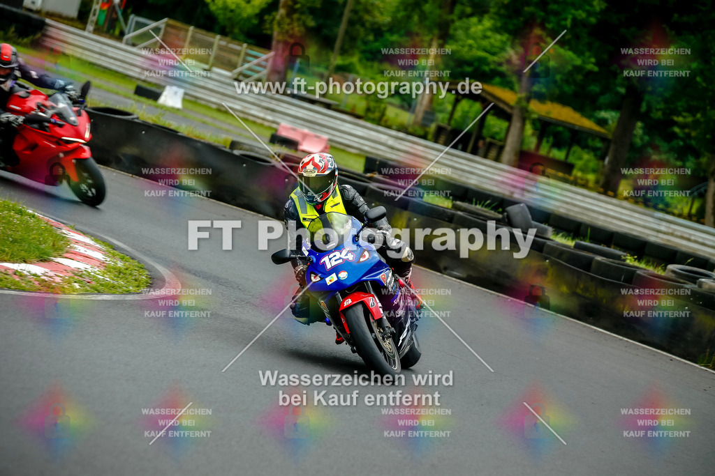 VBK-3872 | Hier findet Ihr Bilder von Touristenfahrten auf der Nürburgring Nordschleife oder von anderen Veranstaltungen die ich besucht habe. Viel Spass beim Durch Schauen 