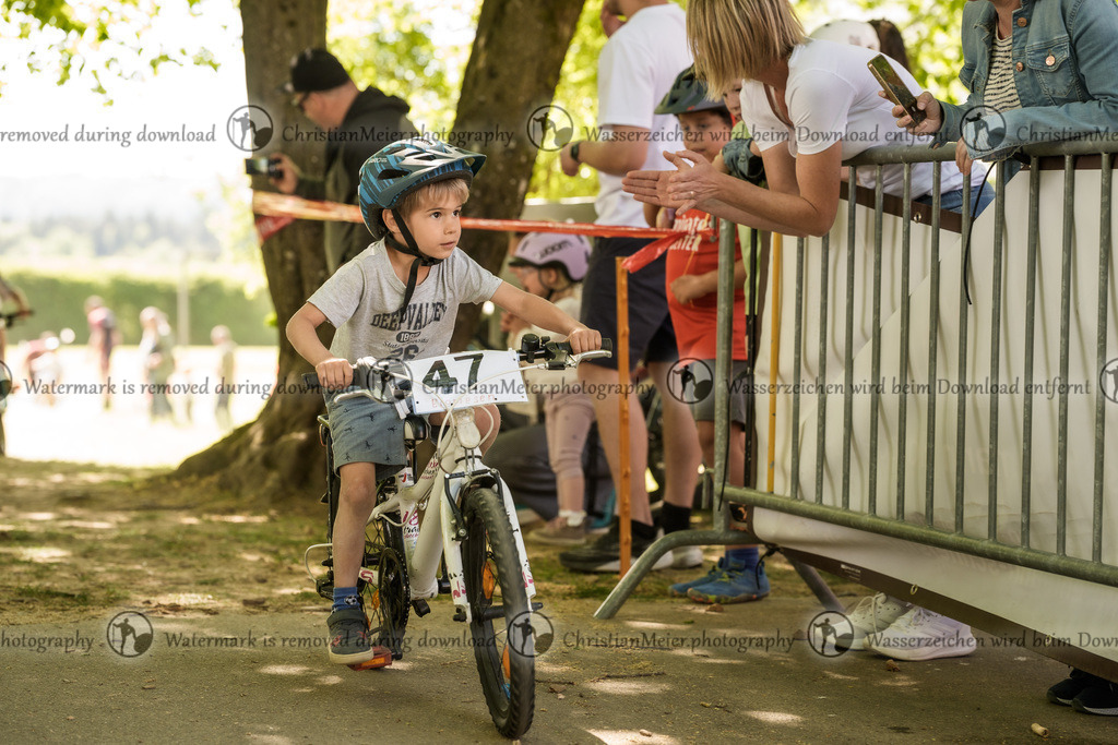 Eierlesen 2026 | Sie wurden bei einem Event oder Sportanlass fotografiert? Hier finden sie ihre Bilder! - Realisiert mit Pictrs.com