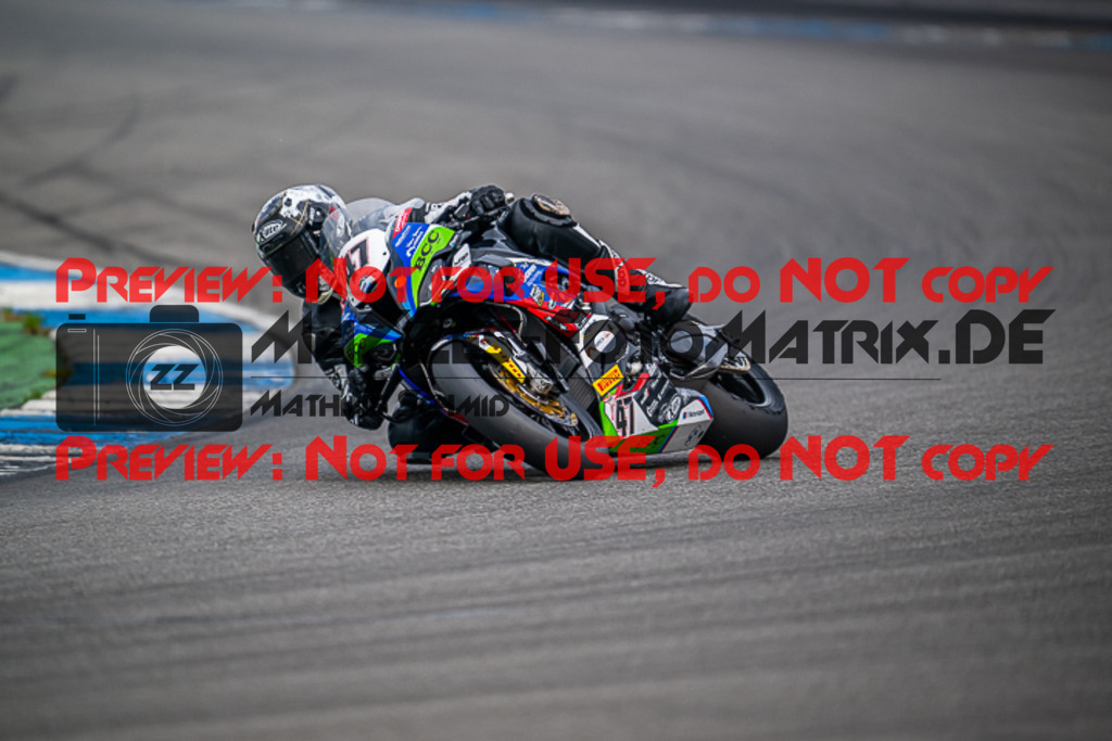 MaZZes_FotoMatrix_220924_0903 | PRO SUPERSTOCK