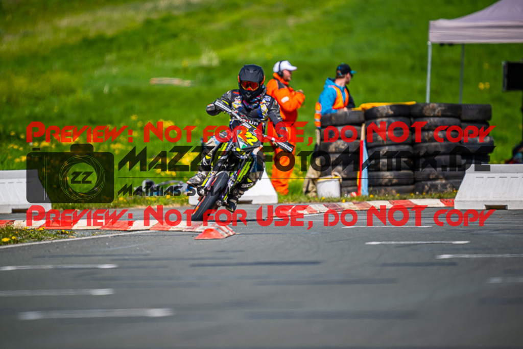 MaZZes_FotoMatrix_230506_6286 | UE40