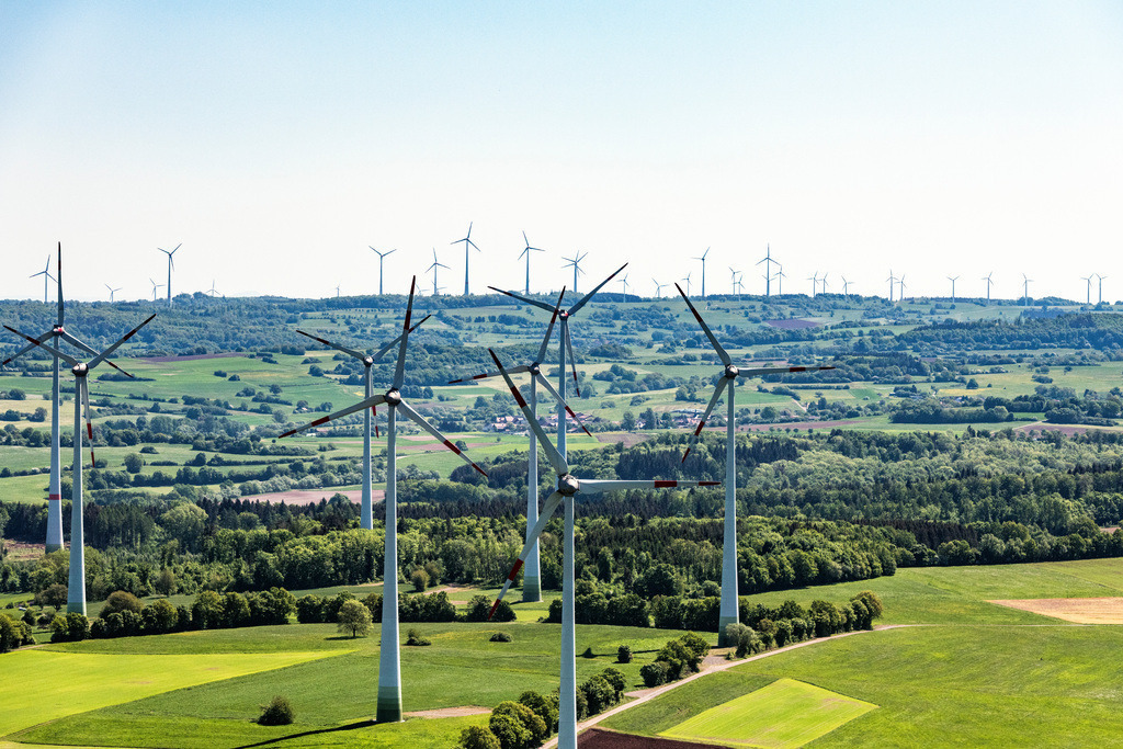 dr__dsc9422.jpg | MüCKE 08.05.2018 Windenergieanlagen ( WEA ) - Windrad- auf einem Feld in Mücke im Bundesland Hessen, Deutschland. // Wind turbine windmills on a field in Muecke in the state Hesse, Germany. Foto: Daniel Reiter
