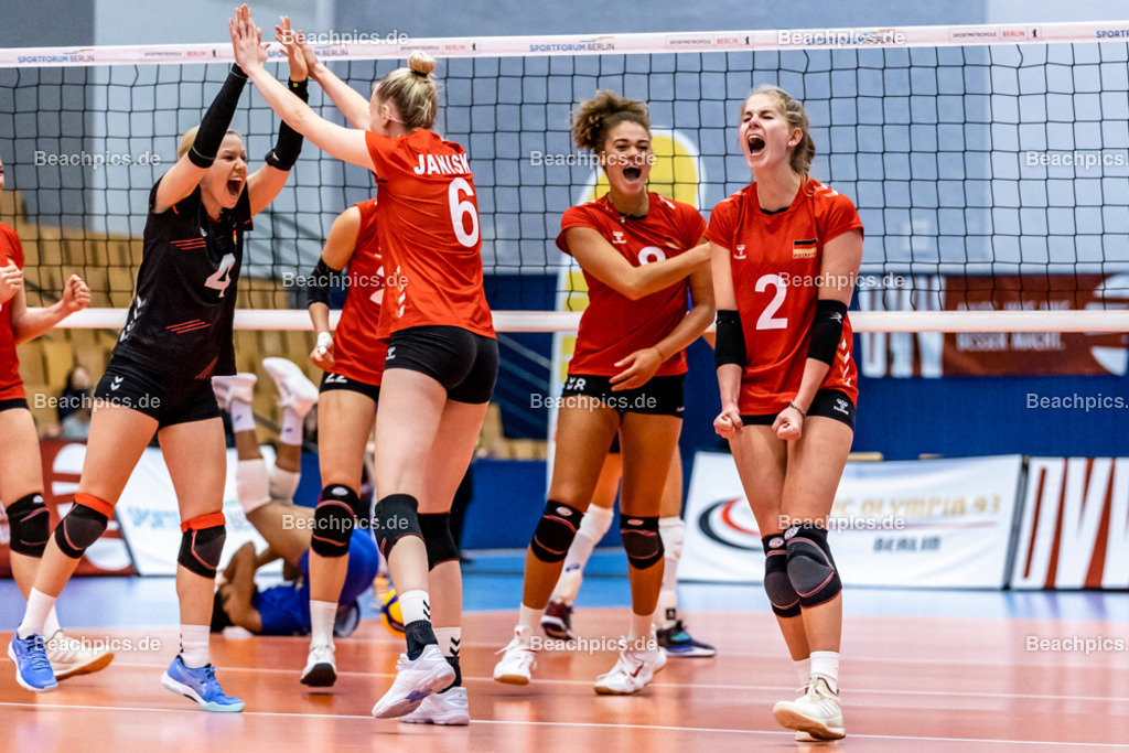 2022-00063379-Testspiel-Deutschland-Brasilien | Jubel pia KÄSTNER #2 (Zuspiel) GER, 17.09.2022; Berlin Foto: Gerold Rebsch - www.beachpics.de
