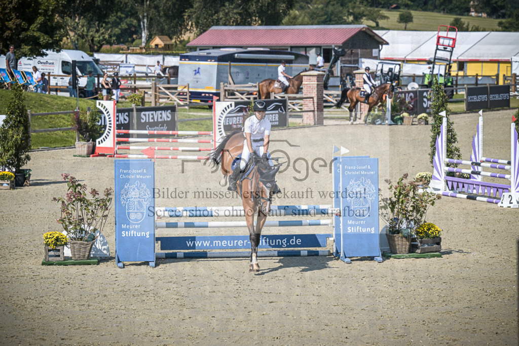 DOS_2588 | Entdecke hochwertige Reitturnierfotos von Foto Oger. Professionell, emotional und authentisch – jetzt Lieblingsmomente im Shop bestellen.Deutschlandweite Turnierfotografie. - Realisiert mit Pictrs.com