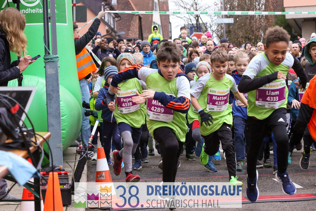 400m AOK Junior Cup | 3 Koenigslauf 2024 400m AOK Junior Cup - Realisiert mit Pictrs.com