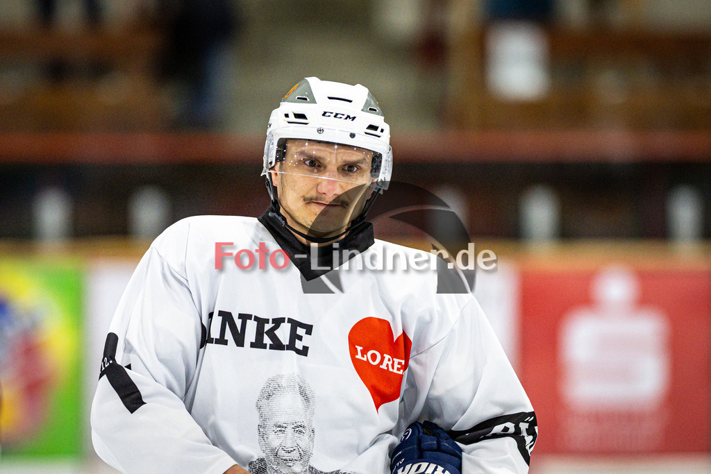 SC Forst NATURE BOYS gegen ESC Hassfurt HAWKS | Eishockey Landesliga Herren Playoffs 2024/25 - Spiel 2 von 4, SC Forst NATURE BOYS gegen ESC Hassfurt HAWKS, 20250222,Thomas PTOK (Nature Boyz 20) Portrait,2025-02-22 in Peißenberg (Eisstadion Peißenberg)Thomas PTOK (Nature Boyz 20)Copyright: WolfgangxLindner foto-lindner.de