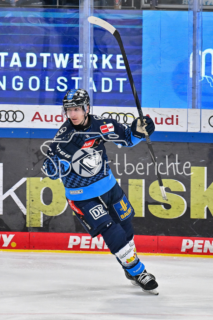 ERC Ingolstadt - Augsburger Panther  | Jubel der Hausherren nach dem Treffer zum 2-0 durch Kenny AGOSTINO (ERC Ingolstadt #11) / Tor / Freude / Happy / torschuetze / DEL: ERC Ingolsdtadt - Augsburger Panther, Saturn Arena am 10.01.2025