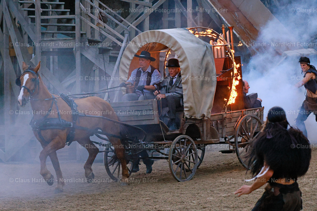 _P8A2375_P8A1406 | Brennende Kutsche