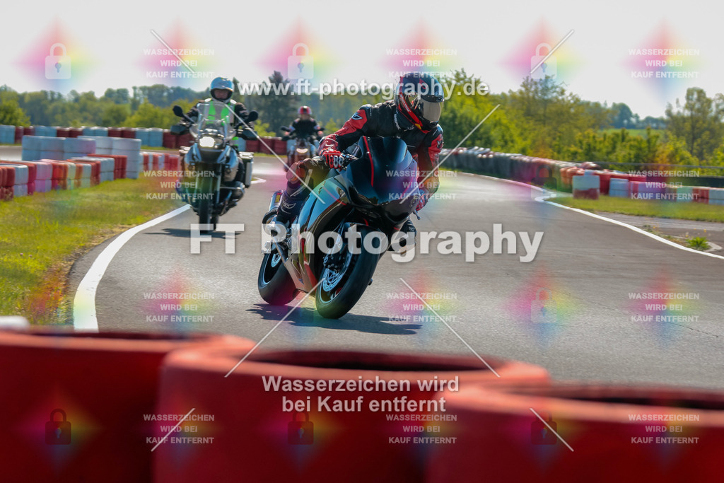 Moto-TeamOBK-21258 | Hier findet Ihr Bilder von Touristenfahrten auf der Nürburgring Nordschleife oder von anderen Veranstaltungen die ich besucht habe. Viel Spass beim Durch Schauen 