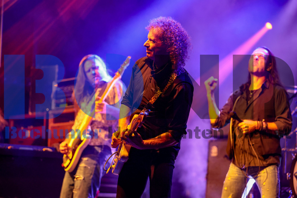 Purple Rising  {date} -  | {headline}(Foto: Sebastian Sendlak / BOND) - Realisiert mit Pictrs.com