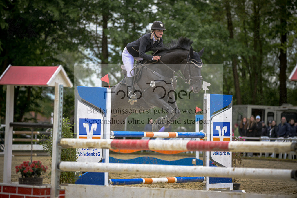 20240505-DOS_8774 | Entdecke hochwertige Reitturnierfotos von Foto Oger. Professionell, emotional und authentisch – jetzt Lieblingsmomente im Shop bestellen.Deutschlandweite Turnierfotografie. - Realisiert mit Pictrs.com