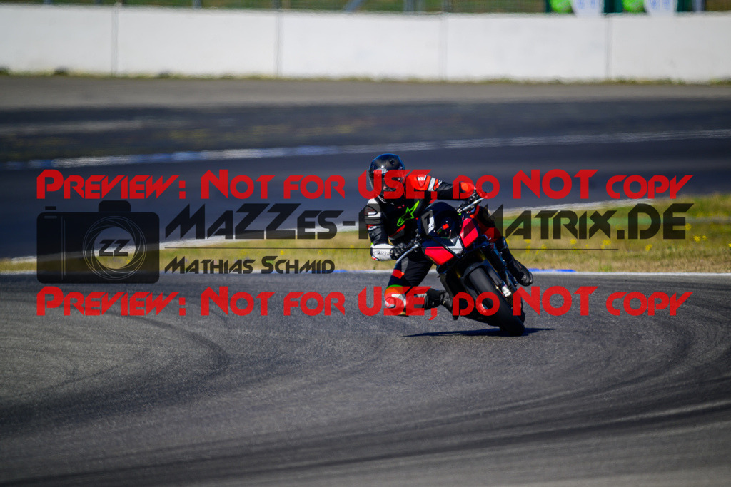 MaZZes_Fotomatrix_20250407_6007705_5675 | ROT