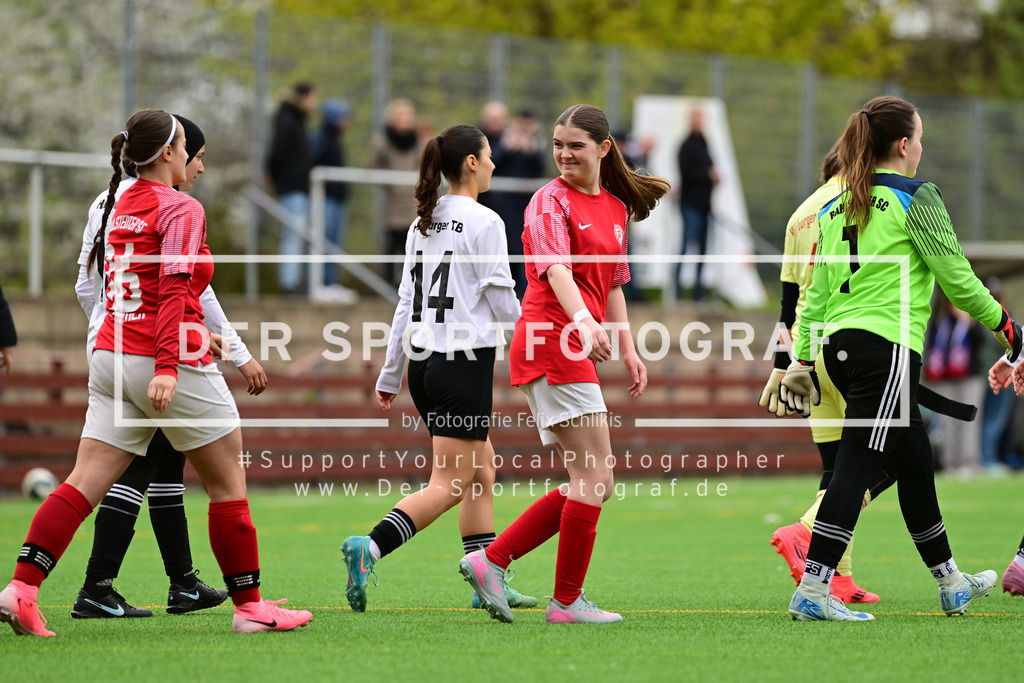 Fußball I Frauen I Saison 2025-2026 I Bezirksliga I 21. Spieltag I Harburger TB - Rahlstedter SC I 164157 | Der Sportfotograf. - Realisiert mit Pictrs.com