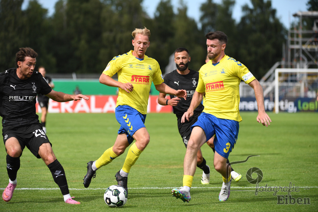 SV Atlas-Delmenhorst-Borussia Mönchengladbach | DFB-Pokal 1. Runde;SV Atlas Delmenhorst (gelb)-Borussia Mönchengladbach (schwarz) am 17.08.2025 in Oldenburg (Marschweg-Stadion), Photo: Philip Eiben 2025 - Realisiert mit Pictrs.com
