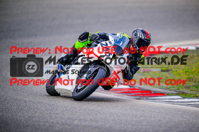 MaZZes_FotoMatrix_240910_6007705_6941 | WEISS