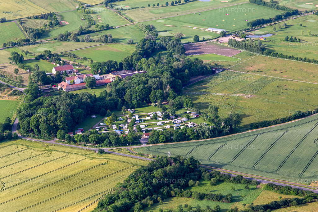 Luftbild: Camping Drei Gleichen im Ortsteil Mühlberg in Drei Gleichen im Bundesland Thüringen in Deutschland. Foto: IMG_007670.jpg vom 15.06.2021 durch Werner Riehm/FLY-FOTO.de