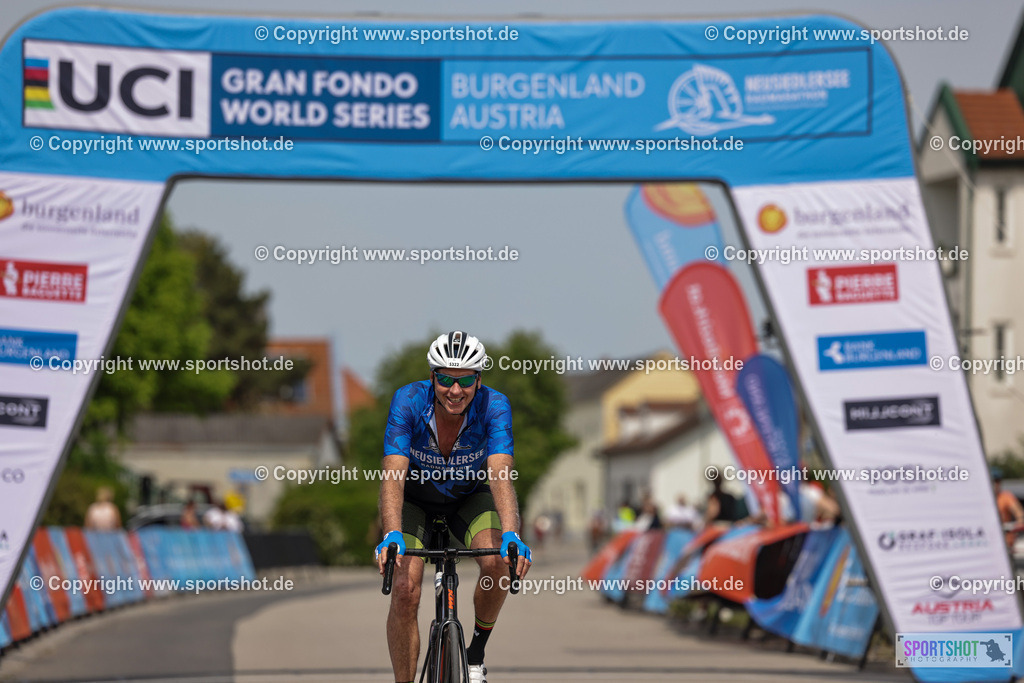 VJ__9570 | Neusiedlersee Radmarathon 2026@sportshot_your_pictrs #yourpictures#roadtowm2029 #nrm #neusiedlerseeradmarathon #neusiedlersee #neusiedlerseetourismus #burgenland #mörbisch #nrm26 #burgenlandtourismus #voglundco #poweredbyburgenlandtourismus #radsport #rad #marathon #ucigranfondo #visitburgenland #ucigranfondoworldseries