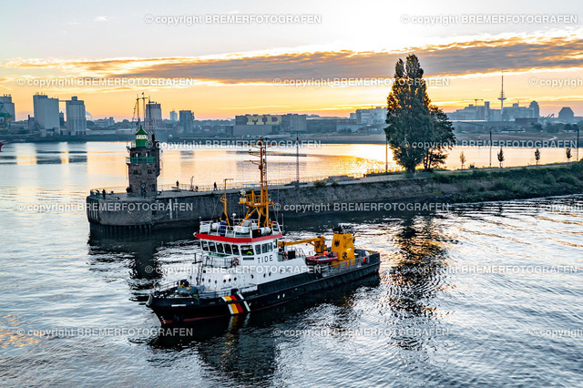 DJI_0120 | 30.09.2022 Drohnenaufnahmen Dt. Schifffahrtstag 2022 Bremen Wendebecken / Weser