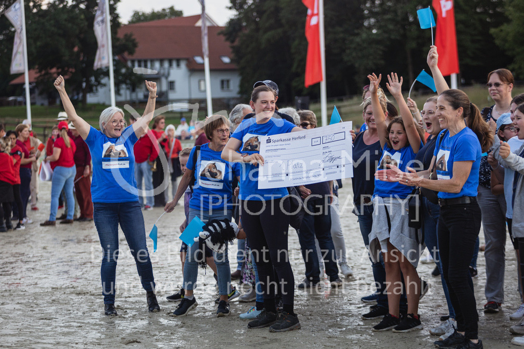 230728_BHO_Showprogramm-624 | Deine schönsten Turniermomente als professionelle Fotos! Entdecke hochwertige Pferdesport-Fotografie im Online-Shop. Jetzt Fotos finden & bestellen!