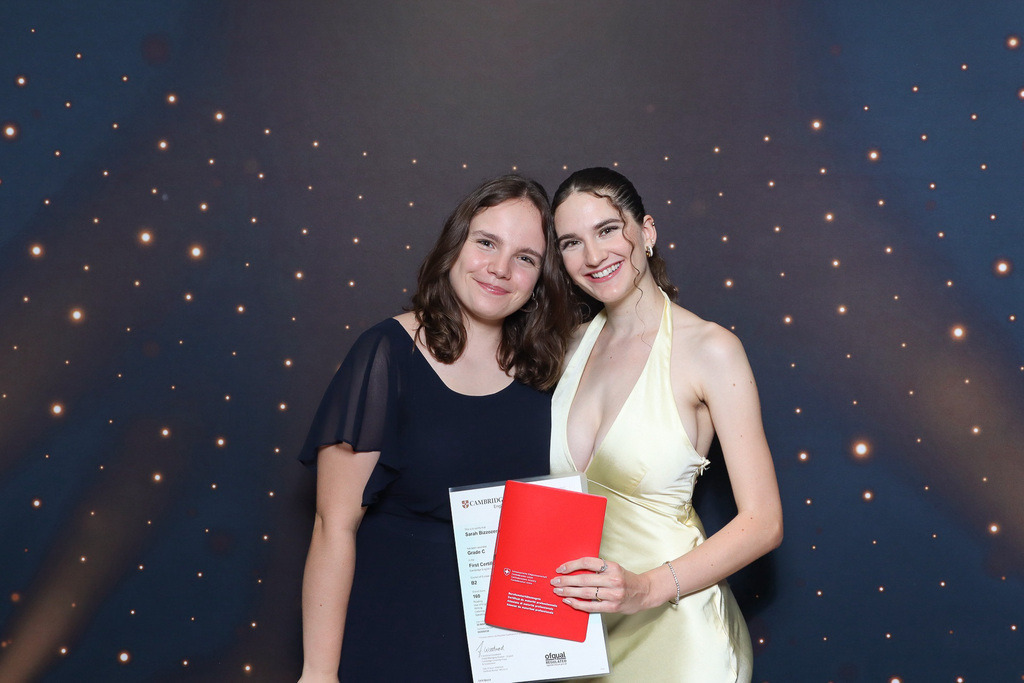 ZD260628112736-133 | Fotoshop von zweidimensional Fotografie. Ihr Fotograf im Aargau. Abzüge von Ihrem Fotobox Event bestellen.Abzüge von Ihrem Hochzeit bestellen.Abzüge von Ihrem Schulfotograf bestellen.