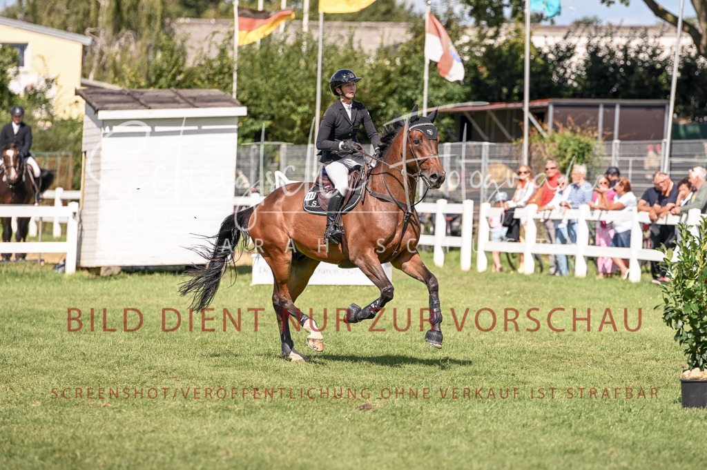 Schugtsche-Düren.2024-09.Springprf.L-195 | Schugtsche Fotografie - Realisiert mit Pictrs.com