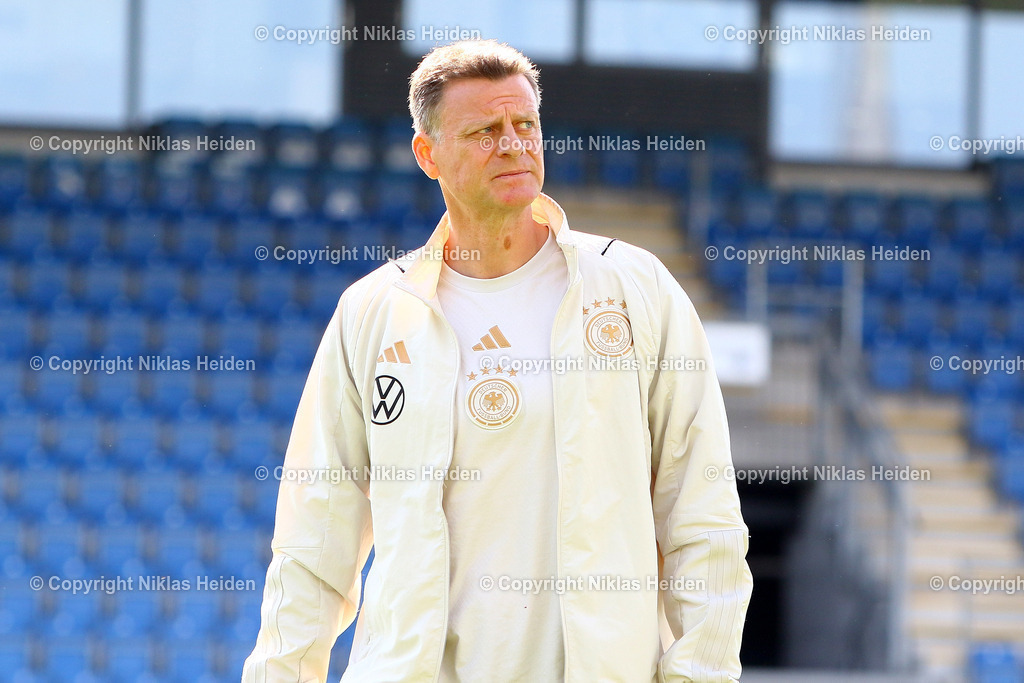 NH_DänemarkU19_DeutschlandU19_Länderspiel_22052024 | Christian Wörns (Trainer, Deutschland U19)

Fußball I Junioren I Länderspiel (Nationalmannschaft) I  Saison 2023-2024 I Freundschaftsspiel I Dänemark U19 - Deutschland U19 I 22.05.2024 I Sydbank Park (Haderslev, Dänemark)