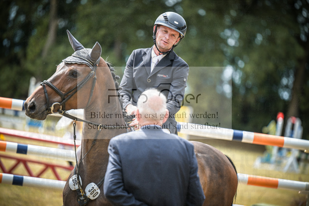 DOS_0026 | Entdecke hochwertige Reitturnierfotos von Foto Oger. Professionell, emotional und authentisch – jetzt Lieblingsmomente im Shop bestellen.Deutschlandweite Turnierfotografie. - Realisiert mit Pictrs.com