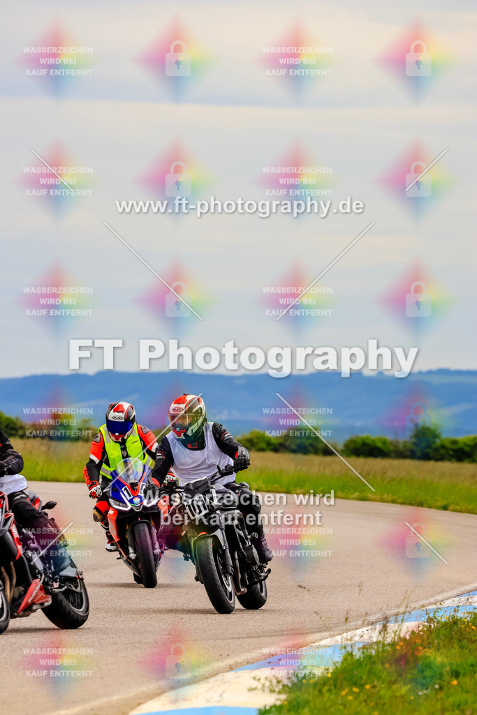 MotoTeam-2932 | Hier findet Ihr Bilder von Touristenfahrten auf der Nürburgring Nordschleife oder von anderen Veranstaltungen die ich besucht habe. Viel Spass beim Durch Schauen 