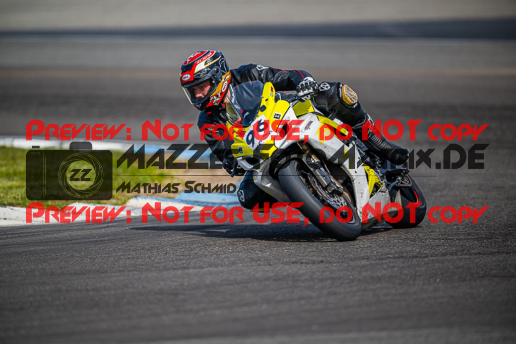 MaZZes_FotoMatrix_230410_7893 | ROT