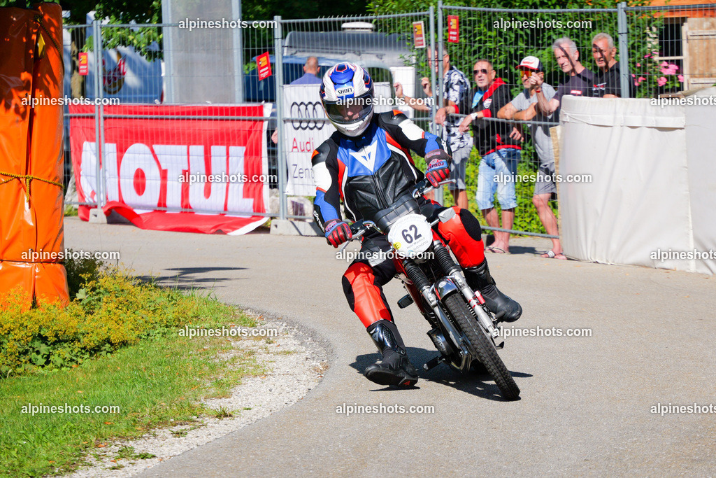 P1025763 | Erleben Sie atemberaubende, hochqualitative Fotos Ihrer Fahrt entlang der malerischen Alpenstraßen. Besuchen Sie alpineshots.com, um professionelle Aufnahmen Ihrer unvergesslichen Reise zu finden und zu kaufen - Realisiert mit Pictrs.com